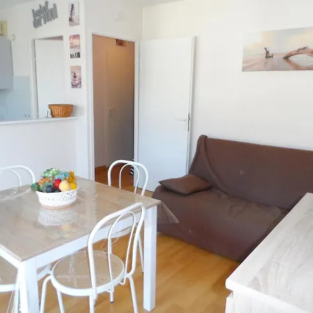 Cabourg: 2 Pieces Proche Avec Piscine Et Parking - Fr-1-487-299 Apartment