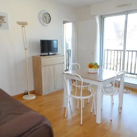 Cabourg: 2 Pieces Proche Avec Piscine Et Parking - Fr-1-487-299 Apartment *